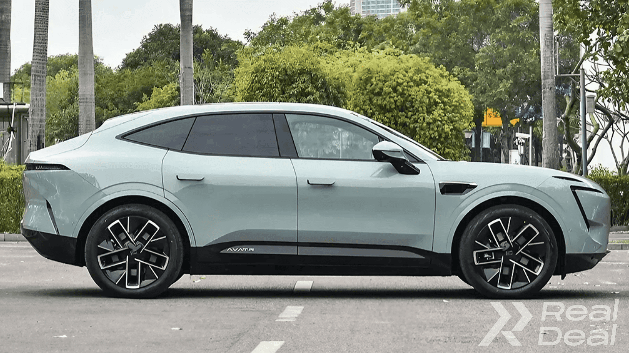 Car image 3