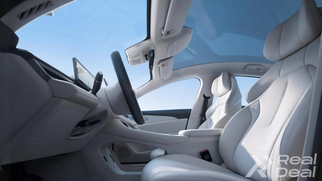 Car image 7