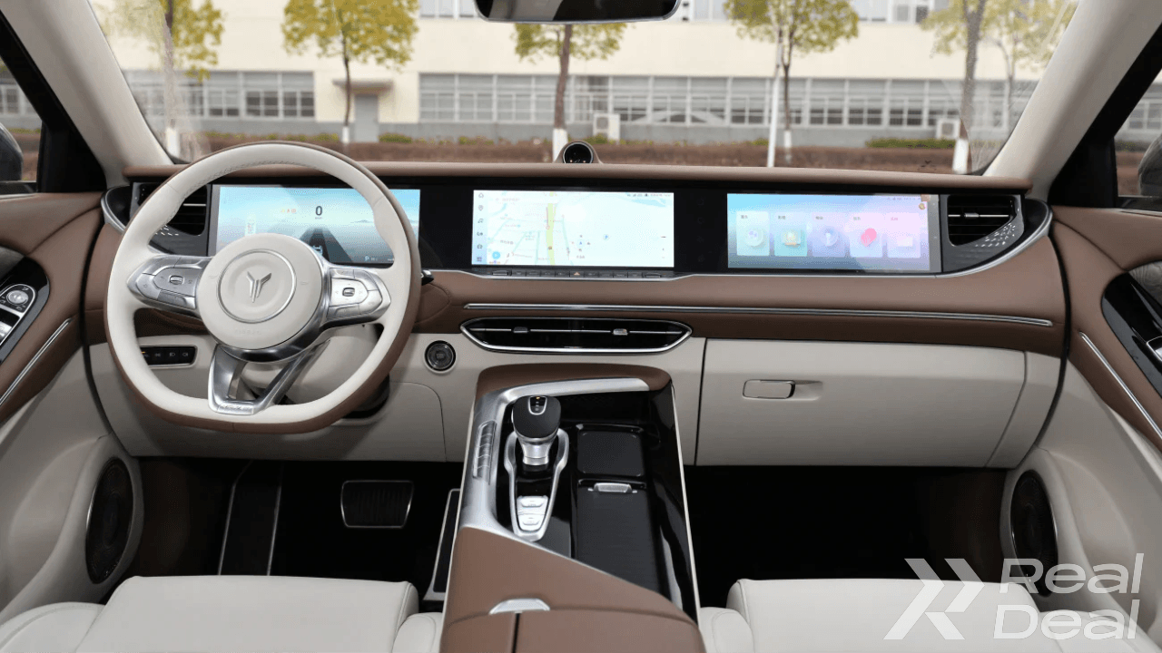 Car image 5
