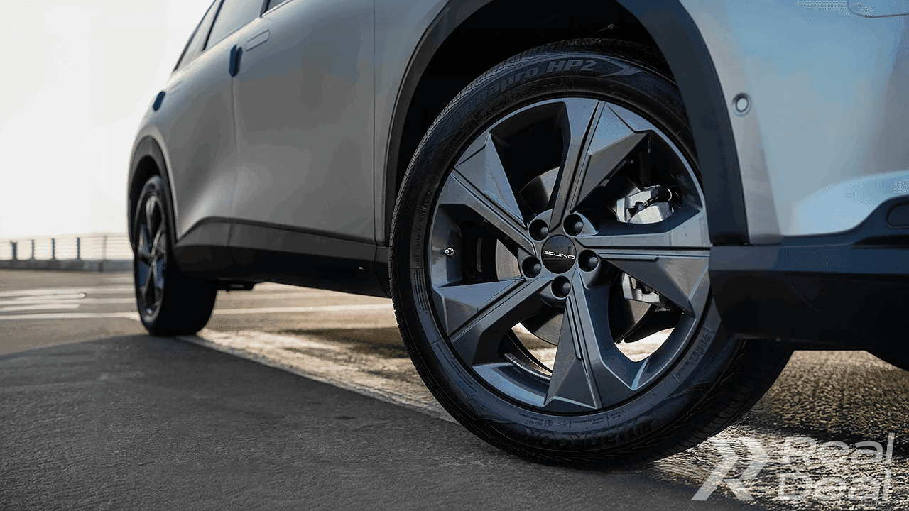 Car image 10