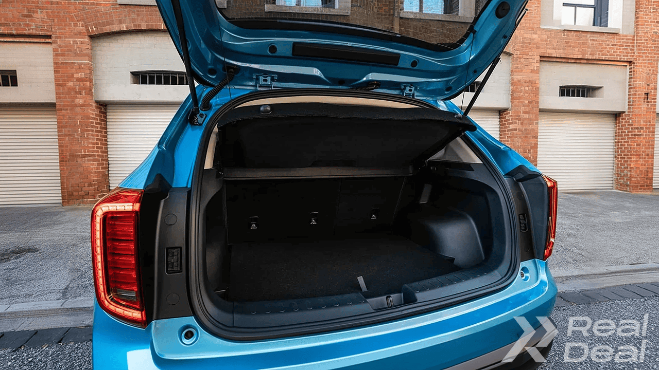 Car image 11