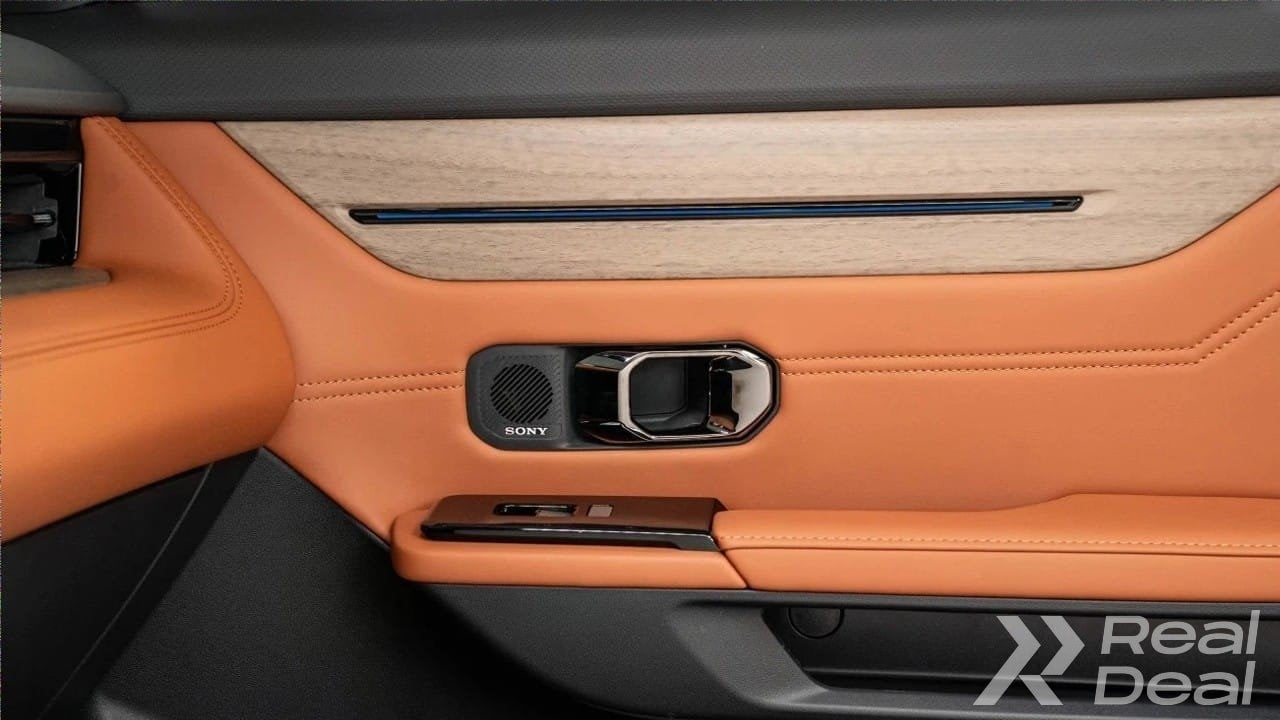 Car image 10