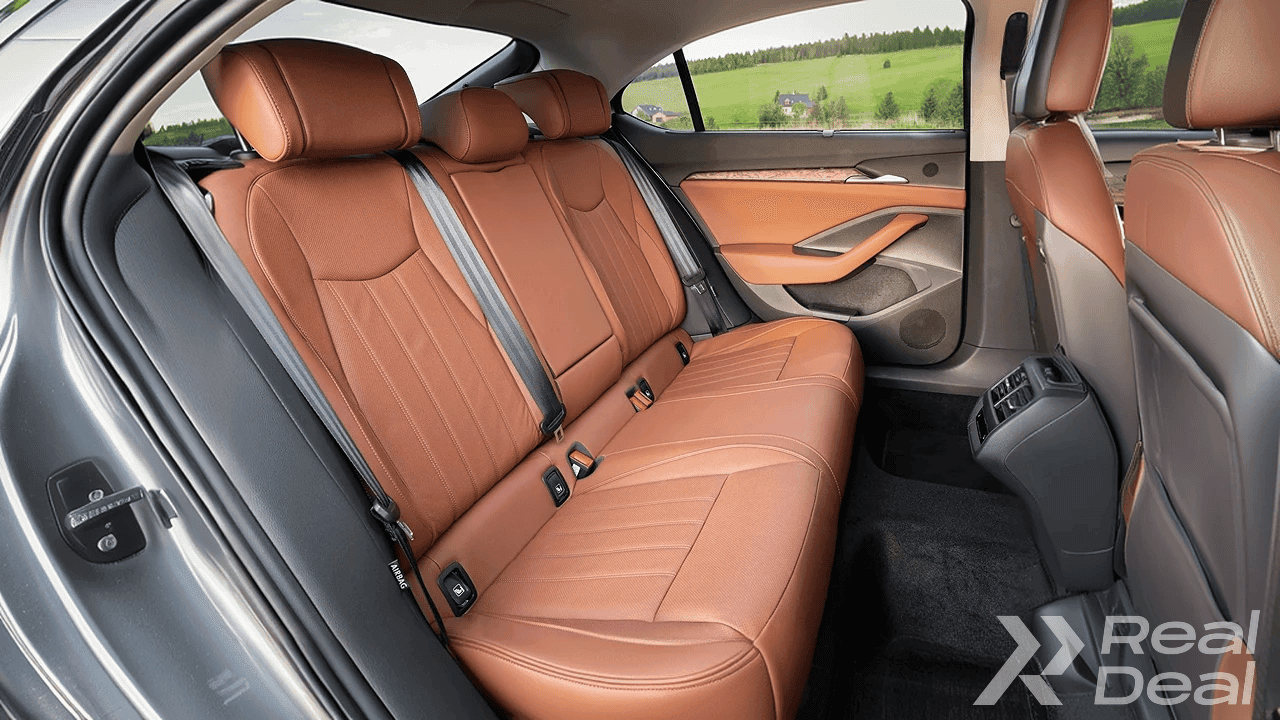 Car image 7