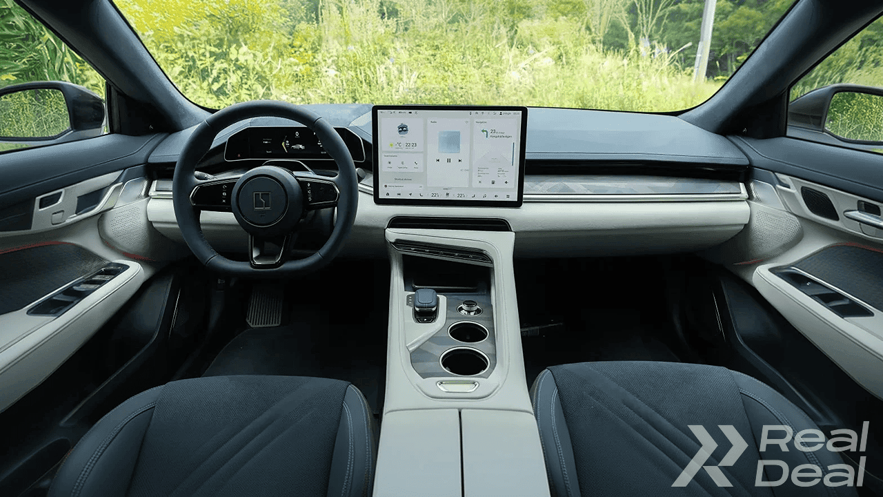 Car image 5