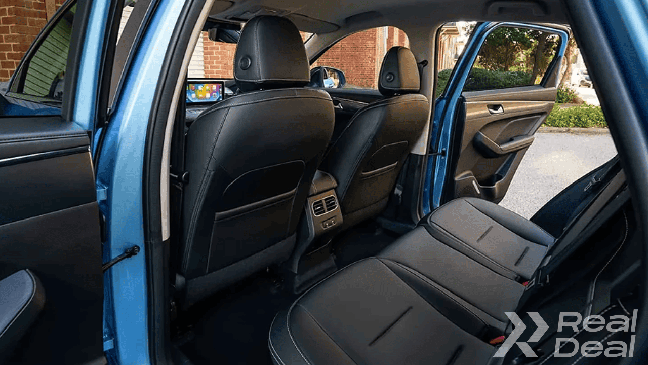 Car image 9