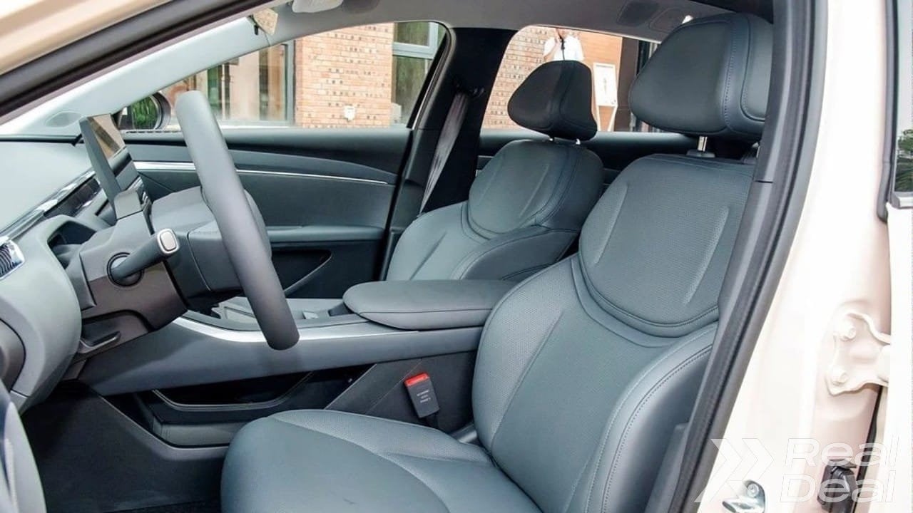 Car image 7
