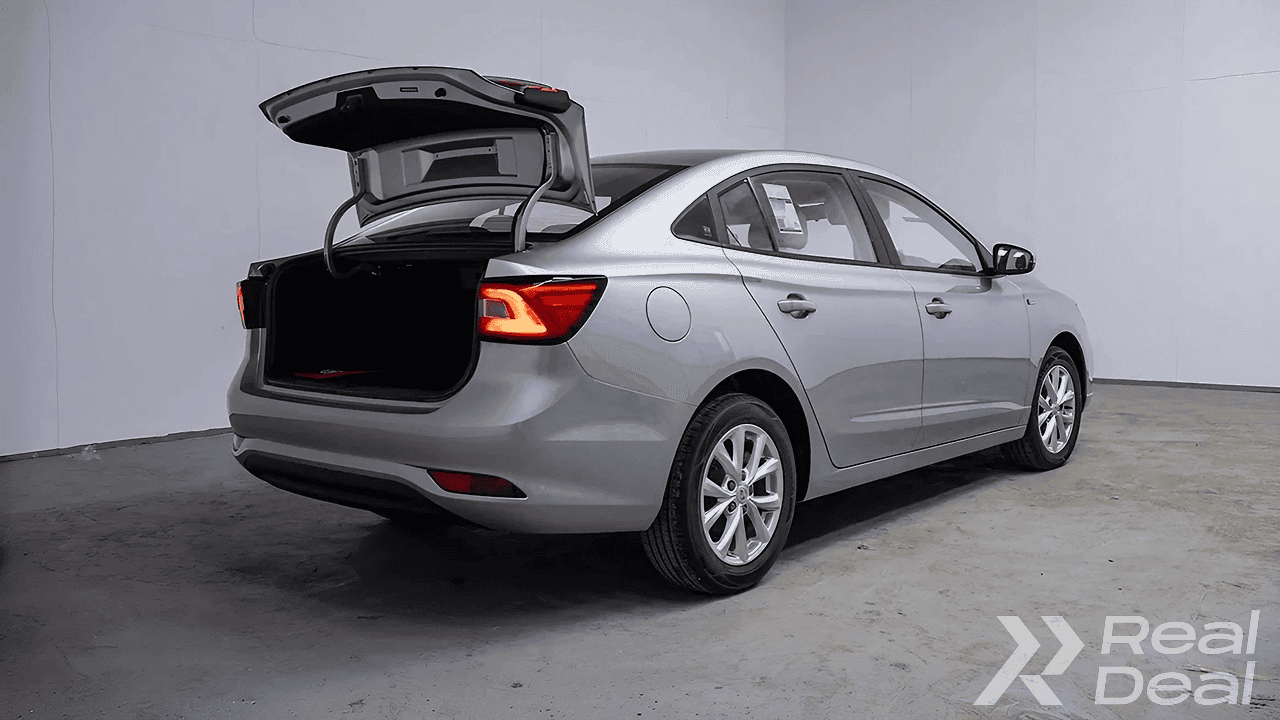 Car image 13