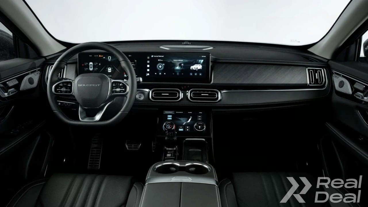 Car image 4