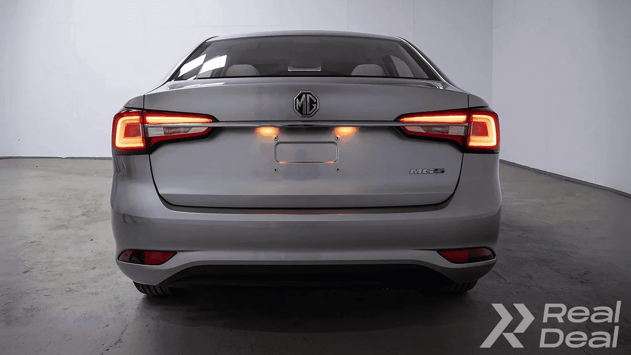 Car image 5